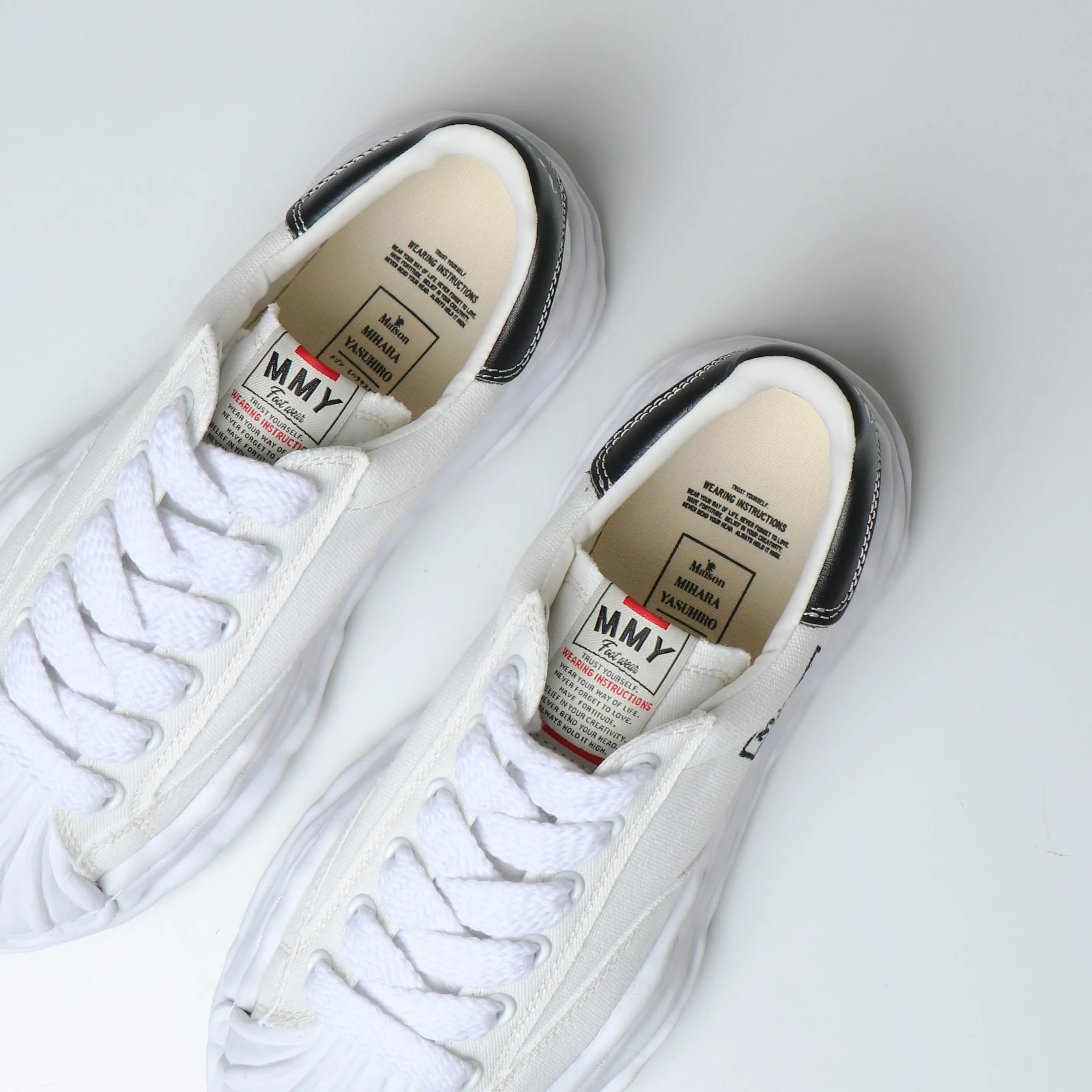 BLAKEY LOW/CANVAS WHITE