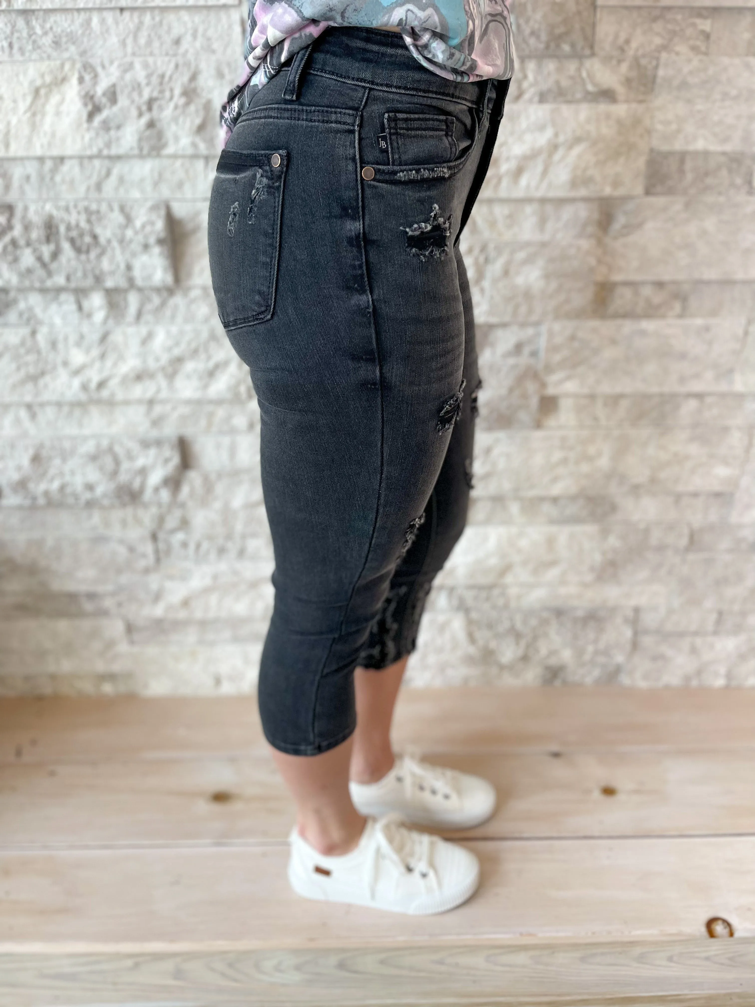 Judy Blue Black Destroyed Skinny Capris