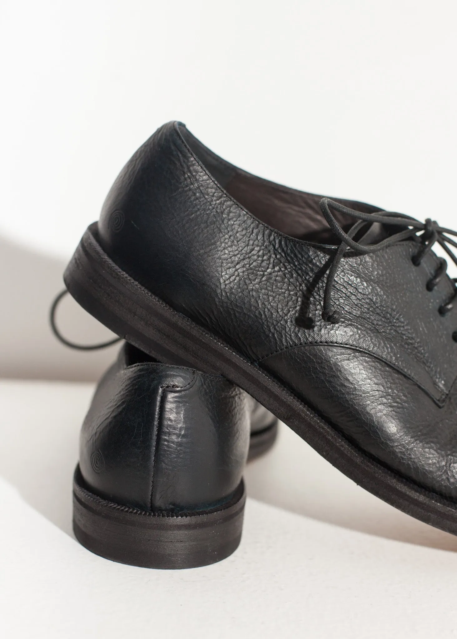 Stiro Oxford in Black - Less Choice